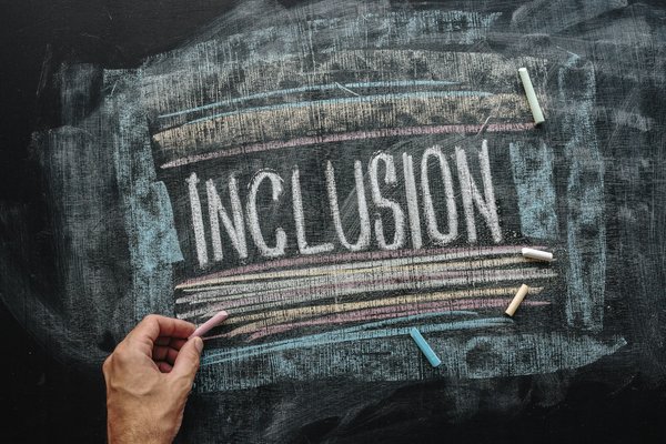 Comment mettre en place une politique de diversité et d'inclusion pour une entreprise de services financiers?